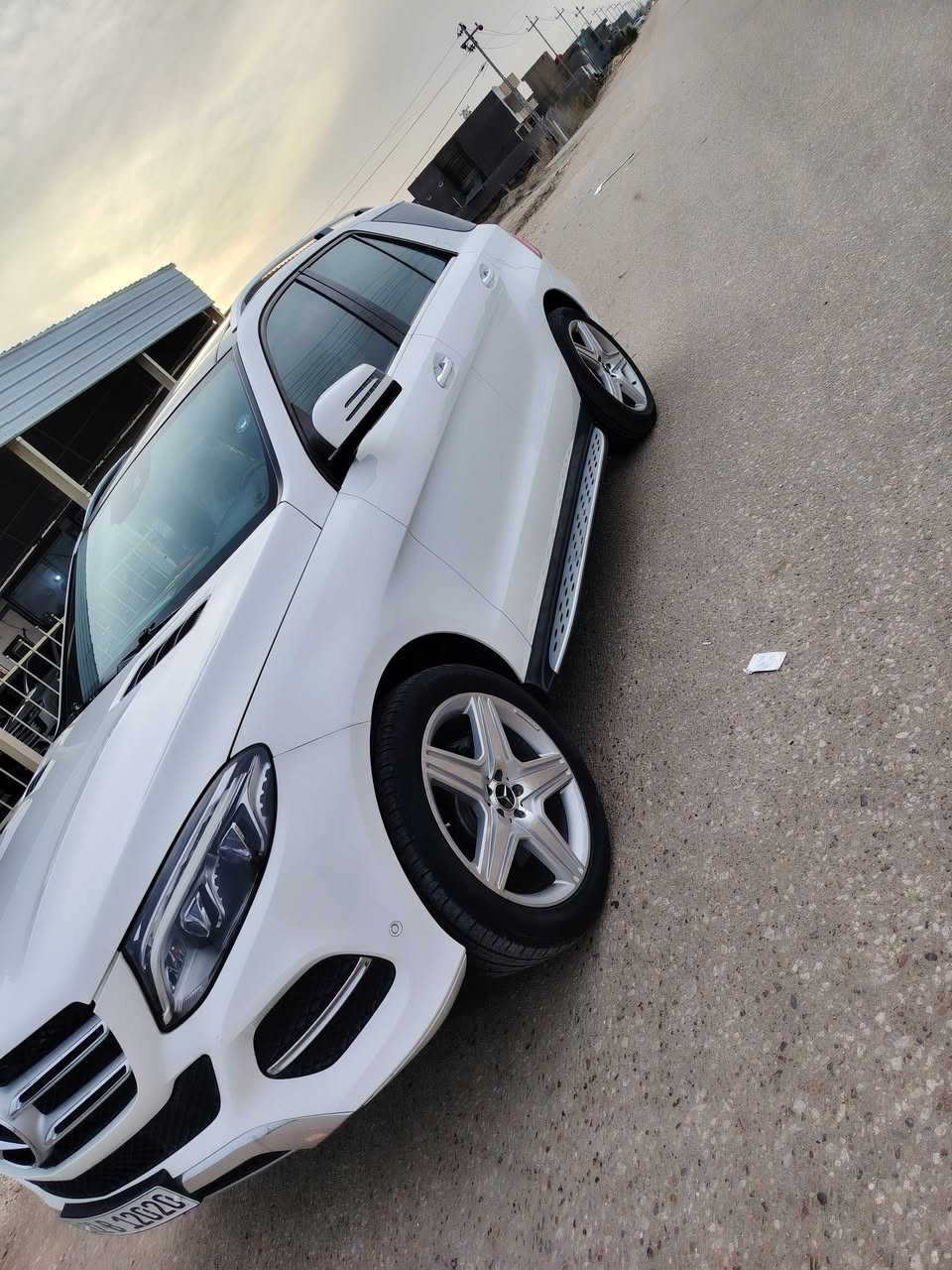 مارسدس جي ال اي 3050خليجي مكفوله  من الصبغ جديده معنه الكلمه فول واحد ع واحد بنراما كامره 3060 ع القمر الصناعي بردات مفوله موصفات السياره على وضع الشركه برغي مامفتوح بيه رقم اربيل مميز دولي *********** السعر 3 شدات 27ورقه
