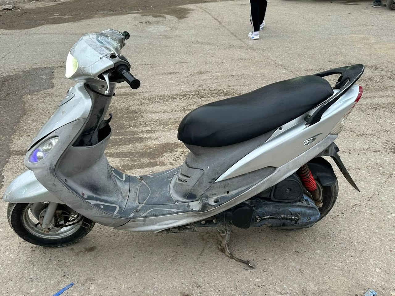 سلام عليكم  البيع ماكس دراجه مكفوله شرط الفحص كلشي شغال بيهه سلف هندر اشاير دبلات  تايرات جدد السعر  ٧٥٠ بيهه مجال القرنه السوق ***********
