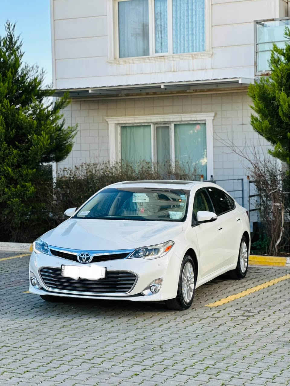 تۆیۆتا ئەڤلۆن ٢٠١٣ سفری شەریکەی جیهان لیمیتدد
ناو زەرد و سڵاید بەسمە پەردە 
کوشن سارد و گەرم و خەزن 
سەیارەکە بێ بۆیاخ و بێ ساردە ٢-٣ pdr بچوکی هەیە 
پێوەی دیار نیە پارچە کراوەو پارچە گۆڕاوی نیە 
١٥٠ هەزار ڕۆشتوە 
گێڕ و مەکینە بە شەرت نەکراوەتەوەو نەگۆڕاوە
کامل سێرڤز کراوە ٤ تایە و ویلی بیلادی لەسەرە 
هیچ نوقسانی  تیانیە 
سەنەوی و ڕەقەم تازەیە تا ٢٠٣٠ بە ناوی خۆمەوەیە 
نرخ :٢١٨ 
*********** السليمانية, العراق
