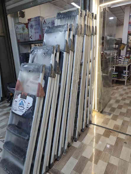 بسم الله وعلى بركه الله وصول درج من شركه الماس درج درجه اولى من نوع الثقيل يتحمل جميع الأوزان سعر الباية على 3 آلاف دينار فقط العنوان كركوك حي الواسطي سايدين شقق الغاز رقم ***********
