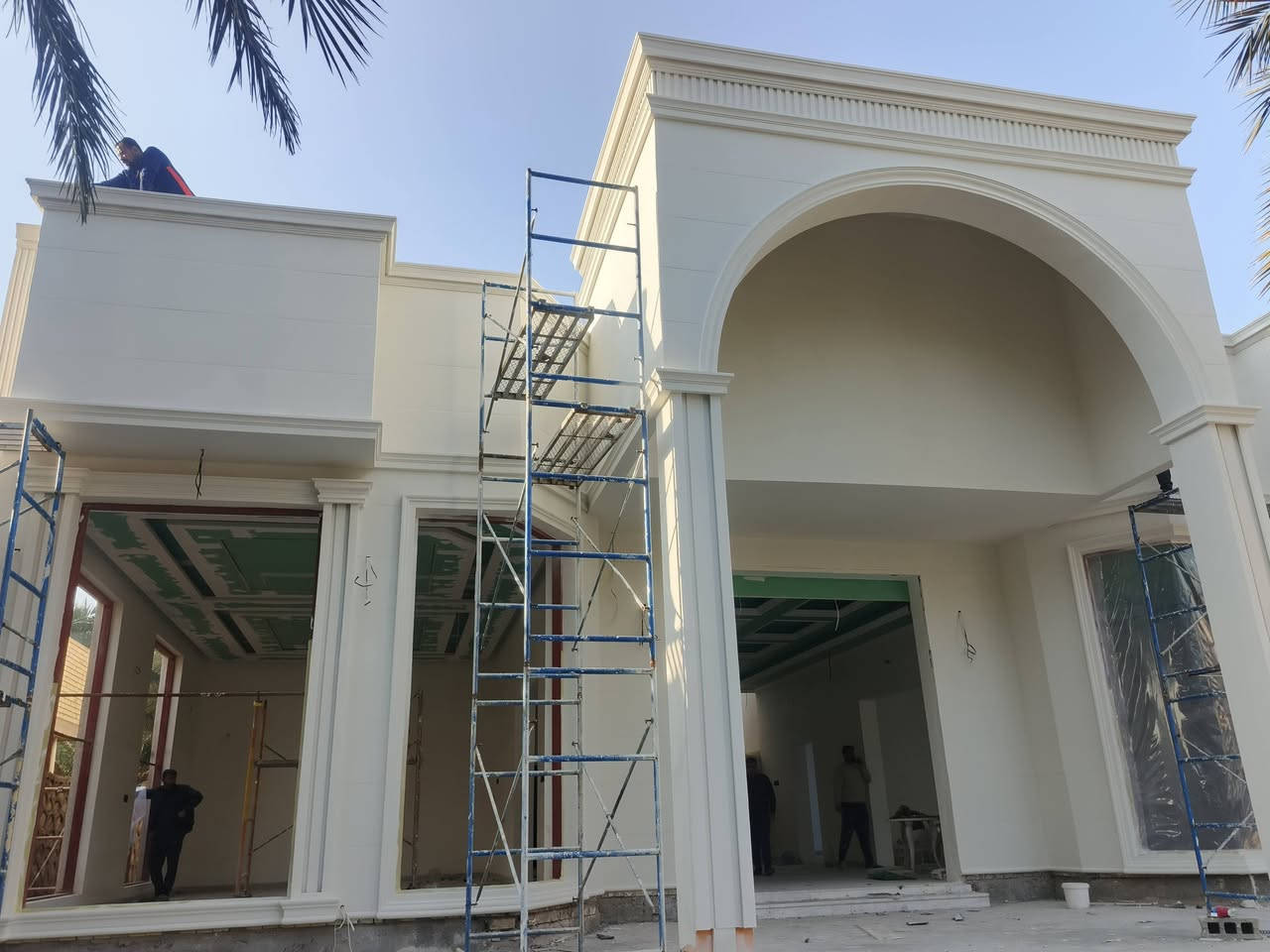 #كربلاء_المقدسة ***********
تغليف واجهات بالفوم التركي وطلس جدران بالماده
واجهات بديل الحجر (الفوم التركي) 
‏Made in Turkey 🇹🇷 مميزات المادة
عازل للحرارة والرطوبة خفيف الوزن على البناء سهل التركيب  قابل لتغيير الالوان حسب الرغبة 

الاستخدام
يعمل على الطابوق والبلوك والثرمستون واللبخ والنثر والسندويج ....

سريع العمل يتم انجازه بمدة زمنية قصيرة 

المادة اللاصقة هي الفوم المخصص للصق 
او مادة الكلكيم 
 
الاصباغ المستخدمة من مناشئ عالمية رصينة مثل ( جوتن . همبل . برجر . لوجيا . بتك)  وحسب رغبة العميل 

 الذرعة هندسية وتخريج كامل للابواب والشبابيك 

جميع المواد المستخدمة هي اصليه ومخصصة للخارج 
من مادة الفوم الاساسية 
ومادة اللصق 
ومعجون المعالجة
وصبغ الاساس (البرايمر)
والصبغ النهائي 
لا نستخدم مواد داخلية في عملنه نهائيا 

اسعارنا تنافسية 
للاستفسار الاتصال بالارقام التالية
***********
***********
