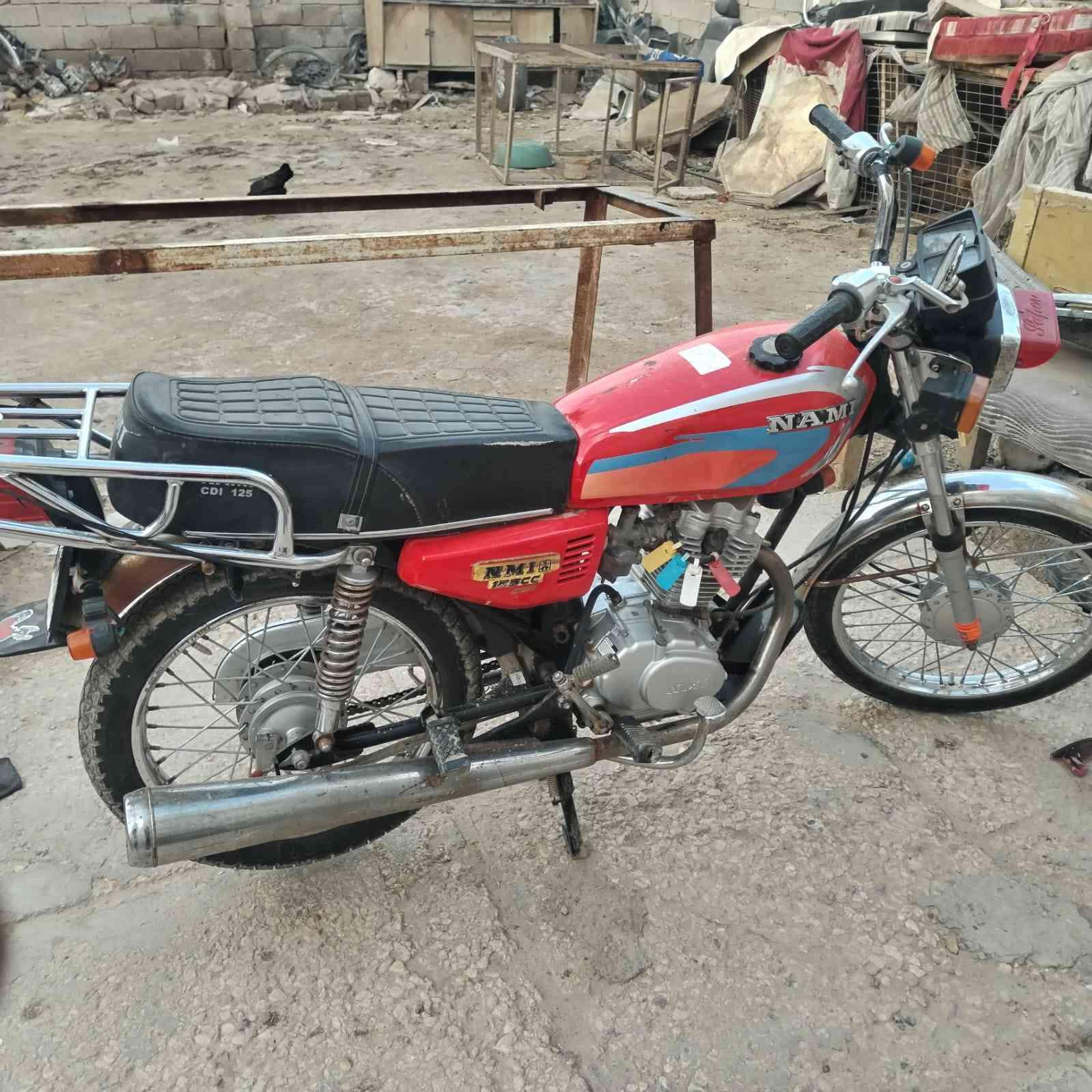 سلام عليكم نامه للبيع أوراق اصولي شاصي ١٥ غراض كله ٢٣ دراجه نضيفه كلشي شغال بيه السعر ٨٠٠ وبيه مجال الاستفسار ع رقم ***********
