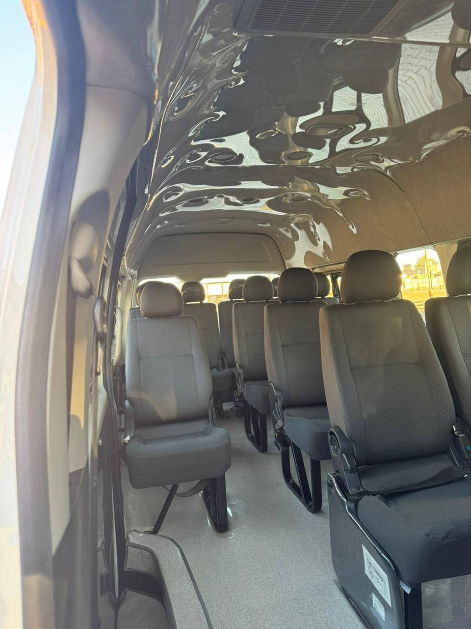 من رخصة الادمن هايس موديل25
ماشيه 13  الف سياره اخت الزيرو دوشمه عام 
الستفسار اتصل ***********
