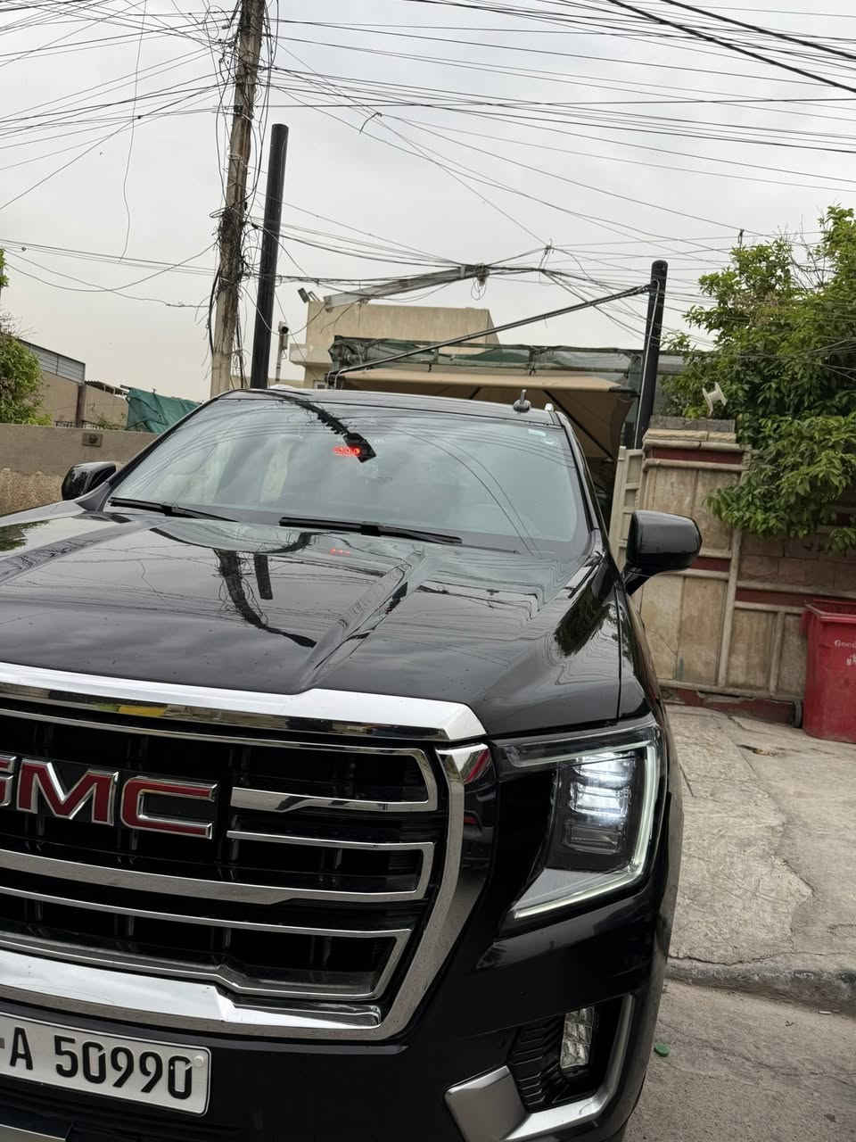 جمسي موديل 2023 sle كاز فول مواصفات عدا الفتحه
اعتذر عن المراوس
السياره جديده جداً كااااز
استخدام شخصي 
ماشيه ٨٠ 
اي نقص مابيهه ناعمه وين متريد ترايك 
عليهه ادامه كامله رقم شمالي طويله
السياره فول رادارات كامرات حساسات كشن تدفئه تبريد كشنات منفصل كشن هزاز شاشه ترحيب الدشبول شاشه وليس كيجات
استخدام شخصي 
المكان بغداد السيديه 
الحادث باب سايق والوراها بدون دواخل
حادث سطحي 
***********
السعر ٤٥٠ وبي مجال للشراي اتساهل
السياره رقم شمالي باسمي حصراً
ممشتغله خط استخدام شخصي
