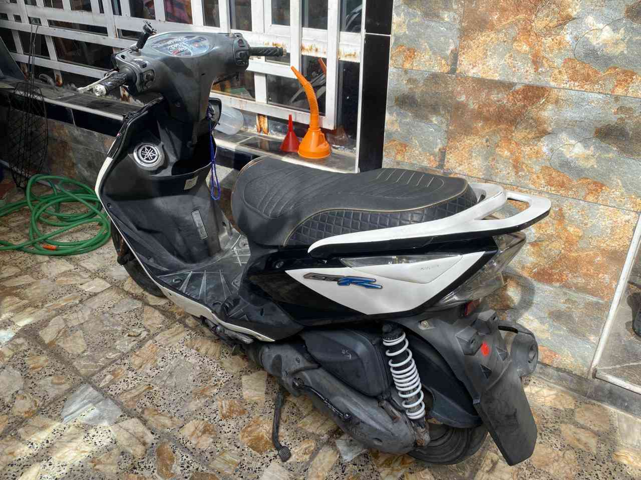 جي تي ار ثعلب 
اللون بطريقي 
الدراجة نظيفة جداً 
وكاملة من كل شي 
السعر 900 ألف وبيها مجال 

العنوان بغداد _ مدينة الصدر 
الشراي يتصل :  ***********
