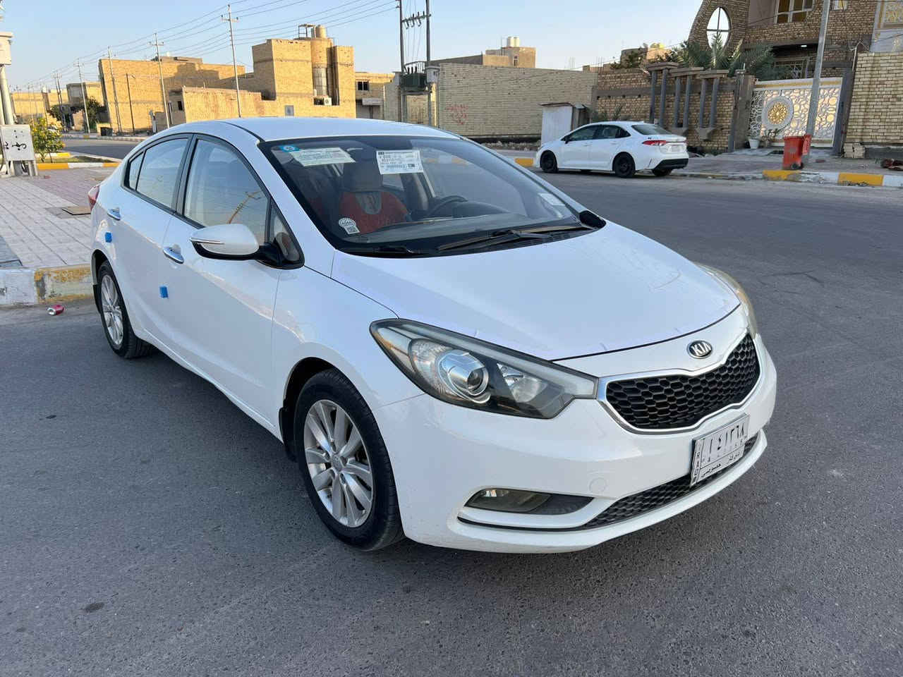 السلام عليكم 
كيا سيراتو 2016 خليجي مكفوله كفاله عامه ضربه وصبغ وتبديل وفتح وبارد رقم ذي قار تحويل سنويه جديدة موصفات نص فول محرك 1600 دوش 
محرك كير حداديه تبريد كله مكفول جاهزه مابيها اي نقص 
السعر 135  وبيها مجال الشراي يتصل وبلخدمه
*********** مكان السيارة ناصريه مركز
