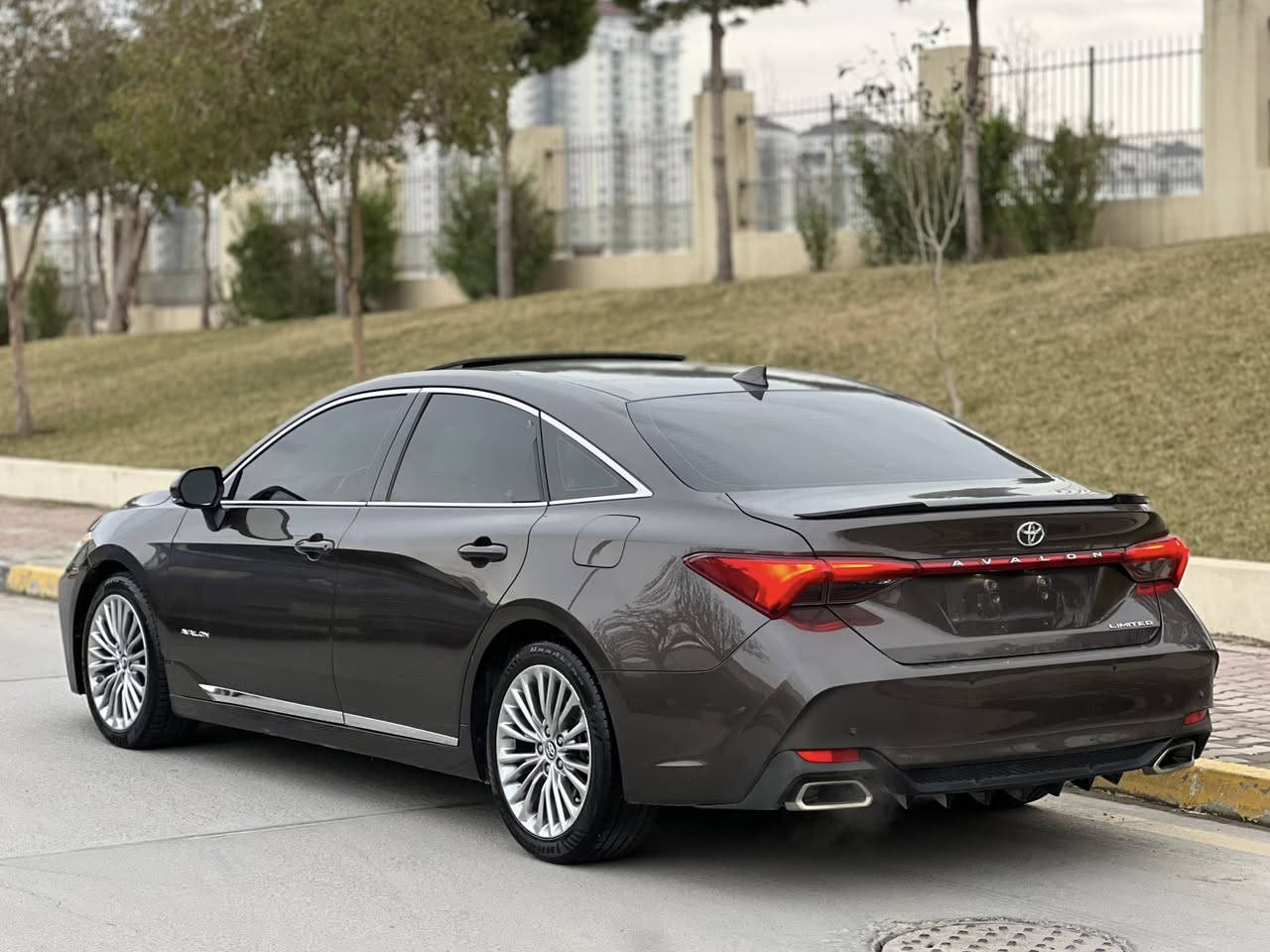 تويتا افلون 2019 Limited وارد كندي
أللون مميز قهوائي 
رقم سليمانية بسمي تحويل ثاني يوم
فول مواصفات واحد علي واحد 1/1 
داتاشو ٥ كامرة سماعة JBL بصمة فتحة فول 
مابية صبغ كلين دعامية للدعامية كفالة عامة رقم شانصي و موجود و سونر موجود سيارة حيل نظيفة
جامات اسود كتاب دائرة مرور سليمانية 80%
كير محرك بشرط ما مفتوح مابية صوت..تخم طايرات جديد رادار بشرط…حجر بيلادي بشرط 
📍مكان السيارة سليمانية
***********
***********
