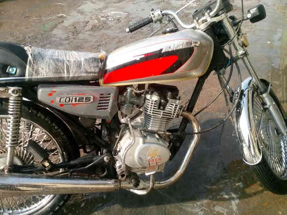 السلام عليكم دراجه اربعه كير دراجه خير من الله صاروخ شلعه معدل مكاني شارع حيفا *********** السعر 425 بيها مجال حك الجيه موديل 20 محرك اخرس صور مالتها واني ملابسها تلبيسات
