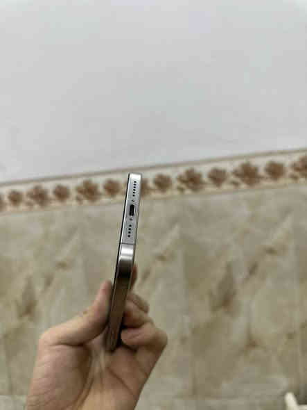 ايفون 15برو ماكس شرق اوسط AAA
نظافه 100‎%‎ مكفول كفاله عامه

سعره مليون و75 وبي مجال
ذاكره256.    بطاريه89‎%‎بلاد شرط
*********** 
عنوان نجف
