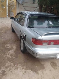 كيا سيفيا موديل 93  اوتماتيك بسمي رقم جديد بفداد بس محركه بي تبخير فقط...