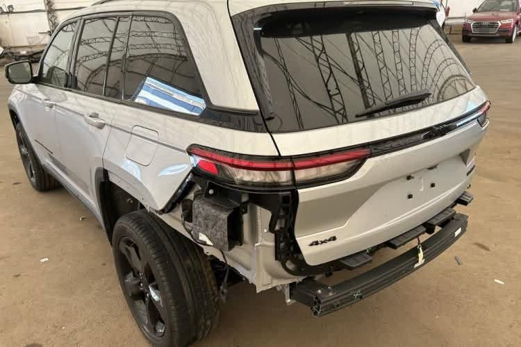 ⭕️ للبيع — Jeep Grand Cherokee Limited 2024
🚙 جيب كراند شيروكي لمتد 2024

المواصفات:

✅ المحرك: 6 سلندر 3600
✅ الممشى: 16,770 مايل (26,989 كم)
✅حادث فقط جاملغ امامي +خلفي
✅ السيارة خلال أيام تصل إلى الحرة

💰 السعر: 21,500 دولار واصل للحرة + (215 دولار ورقة)
السعر قابل للتفاوض

📌 بالإمكان إدخالها على كتاب الشهداء أو الحرة

للمزيد من المعلومات والاستفسار:

📞 ***********
📞 ***********
