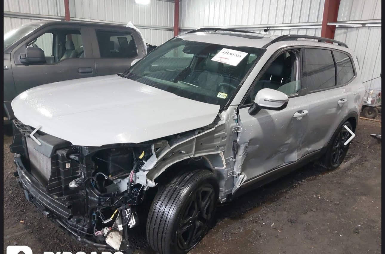 تحيه طيبه 🌹🌹
كيا تولورايد 2023
Ex x lin 
رقم بغداد بدون يرباك
      ...فول مواصفات ...
فتحة سقف
رادارات محيطه 
كاميرا خلفيه
بردات خلفيه 
تدفئه وتبريد بلكشنات 
تدفئه بلستيرن 
تشغيل عن بعد 
سايد بريك بصمه اوتو 
حادثهه موضح تبديل جاملغ +باب +بارد باب خلفي BDR
بجم بلادي 
السعر 285 ورقه
العنوان 
بابل 
مسيب ***********
