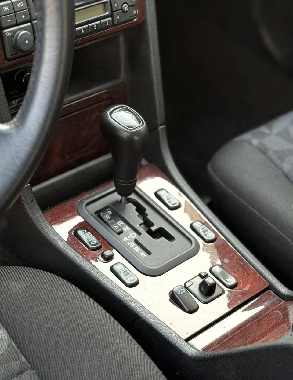 السلام عليكم مالسدس مديل2000سياره جديده مال جناي سياره جاهزه الى اخرحبايه تبريدثلج تتفئه فول تخم تايرسياره جاهزه واحلى من الصوره رقم اربيل رقم اصلي مال مروراربيل اصلي السياره ادوات ادوات كص قماره بس شغل مضبوط ماامبين ابدسياره خيرمن الله مكان بغدادالزعفرانيه سعر36مبايل***********
