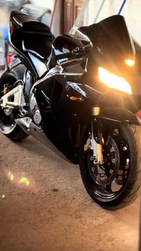 ار ار جديده مال حاويه صار بيهه خلل بل مكينه تريد تاخذهه على حطيتهه تري...