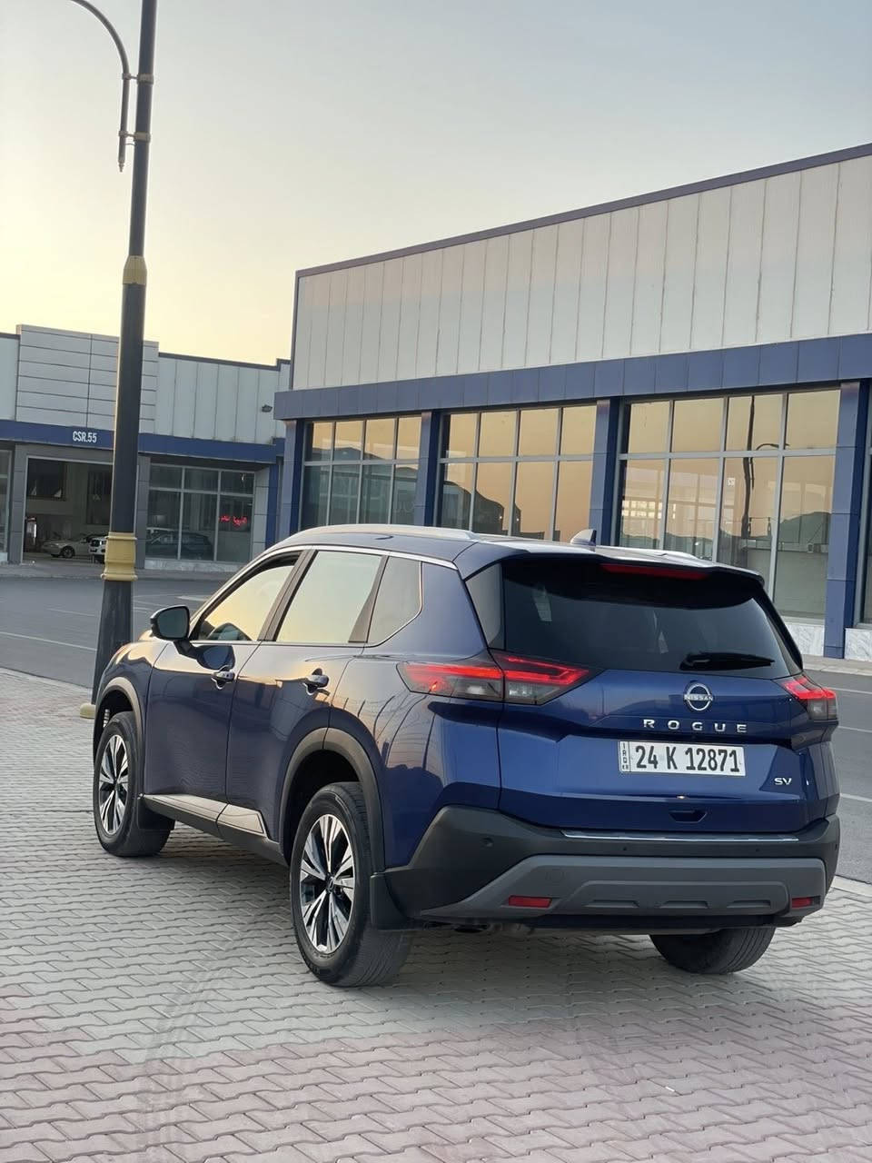 Nissan ROGUE كلين تايتل
نيسان روج 2023 فول موصفات 
3 سلندر 1.5 توربو
1. بانوراما 
2. لون نيلي مميز 
3. كفاله عامه 
4. ماشيه 41 الف كيلومتر
5. صندوق كهرباء 
8. حساسات 360 درجه + كأمره 
9. رادارت جوانب امامي خلفي 
10. بصمه تشغيل و ابواب 5 بصمه 
11. تشغيل عن بعد 
12. داخل لونين
13. كشنات هيتر
14. ستيرن هيتر
15. شاشه جبيره 
16. هند بريك بصمه 
17. اتو هولد 
18. اتو بارك 
19. تحديد مسار 
20. استيران D سبورت 
21. رقم دهوك باسمي تحويل مباشر 
22. مكان السياره زاخو/دهوك
23. الاستفسار *********** 
24. السعر١٨٣ ورقه
