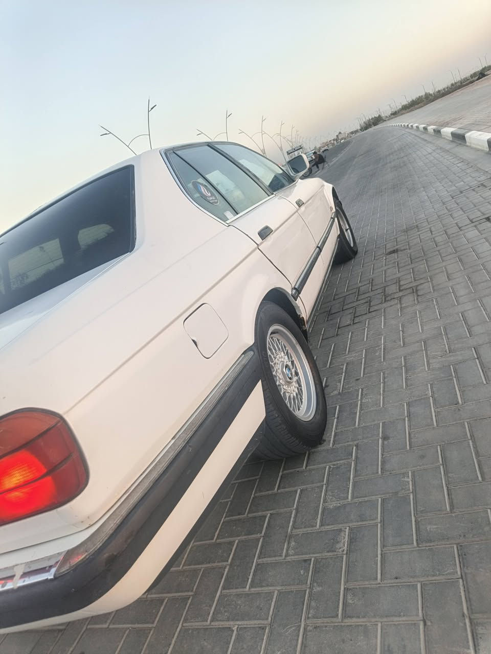 السلام عليكم سياره للبيع بي ام مديل 88 الحجم 735 مكينه كير كفاله سياره مرشوشه جماليه رقم بغداد راعيه يمي بلبصره كهربائيات شغاله جام كهربائي تخم تاير جديد حداديه جديده سياره مكفوله من لضربه السعر 42 عنواني قبله حي الشهداء رقم الهاتف ***********
