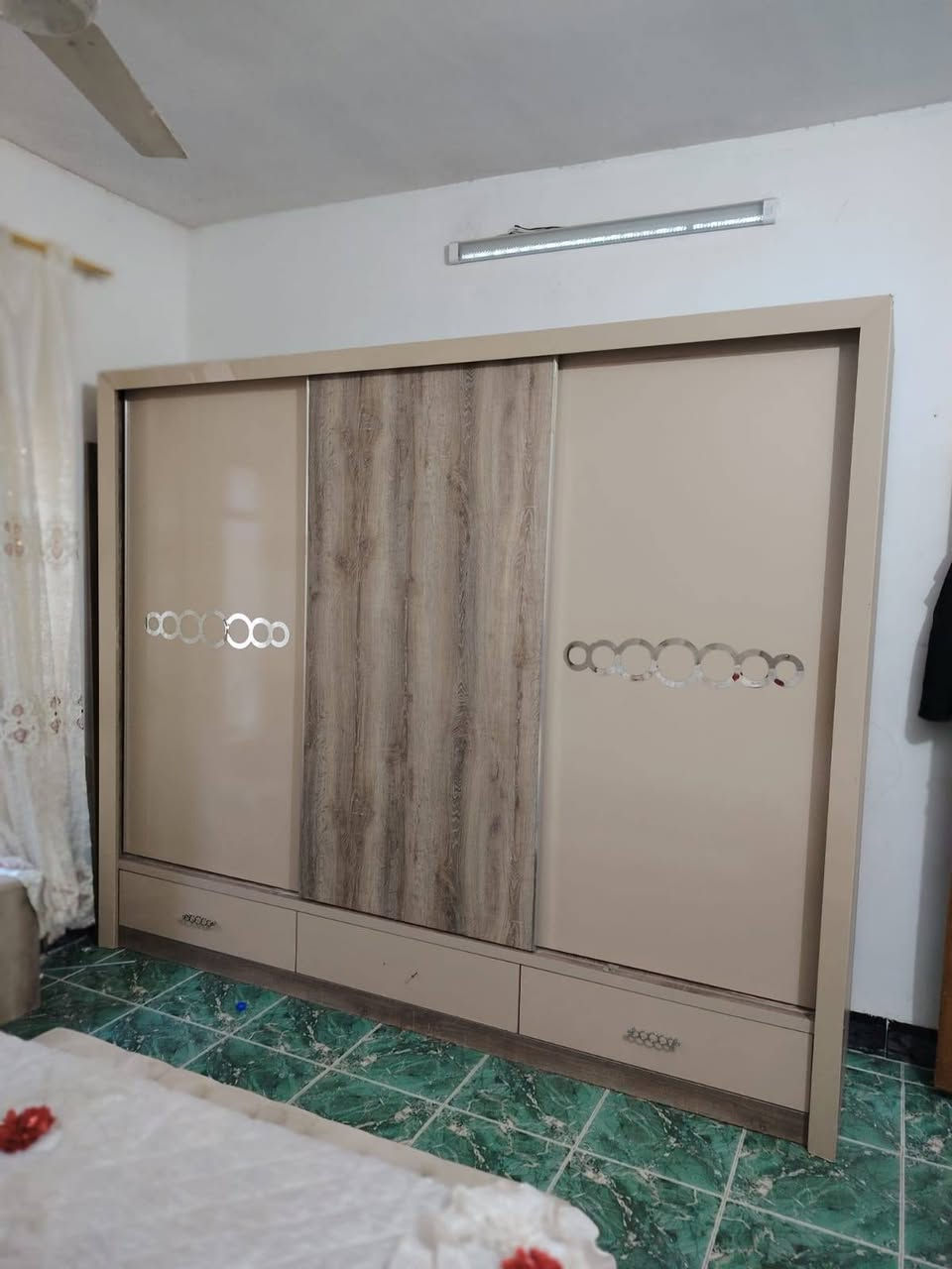 غرفة تركية نضيفة 9 قطع ب550/
***********
