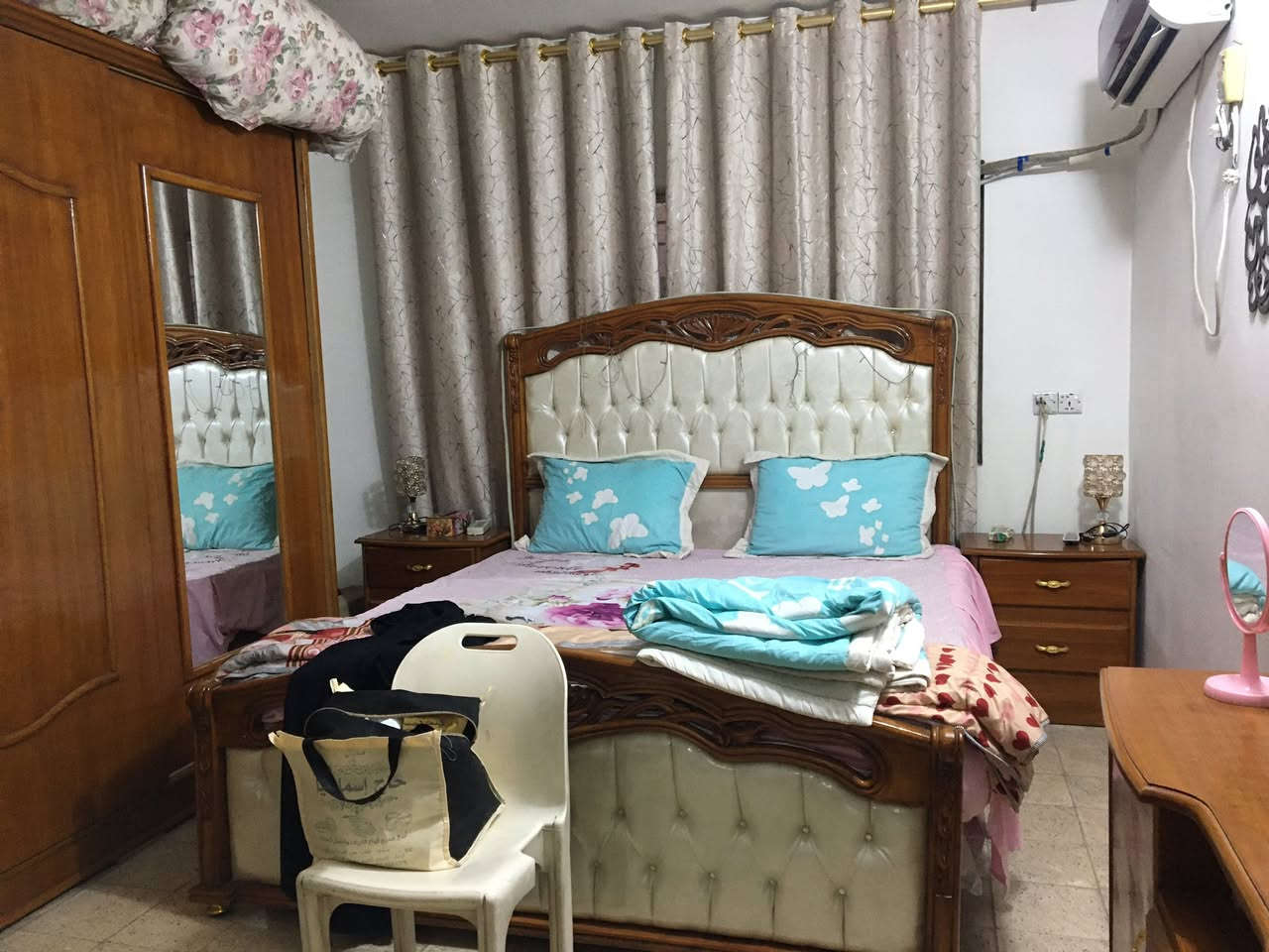السلام عليكم  غرفة نوم  صاج عراقي وتصميم تركي  للبيع بسعر مليون  و١٠٠ نظيفة جدا


**إذا كنت صاحب هذا الإعلان وتريد حذفه لأي سبب، رجاءا أرسل رسالة إلى الدعم الفني**