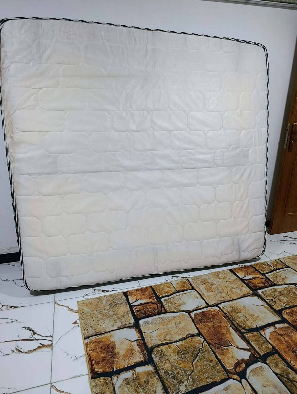 دوشك غرفه تركيه مستعمل لمده ،8 اشهر فقط الموقع كراده داخل
التواصل  ***********
180/200 السعر 100 بي مجال
