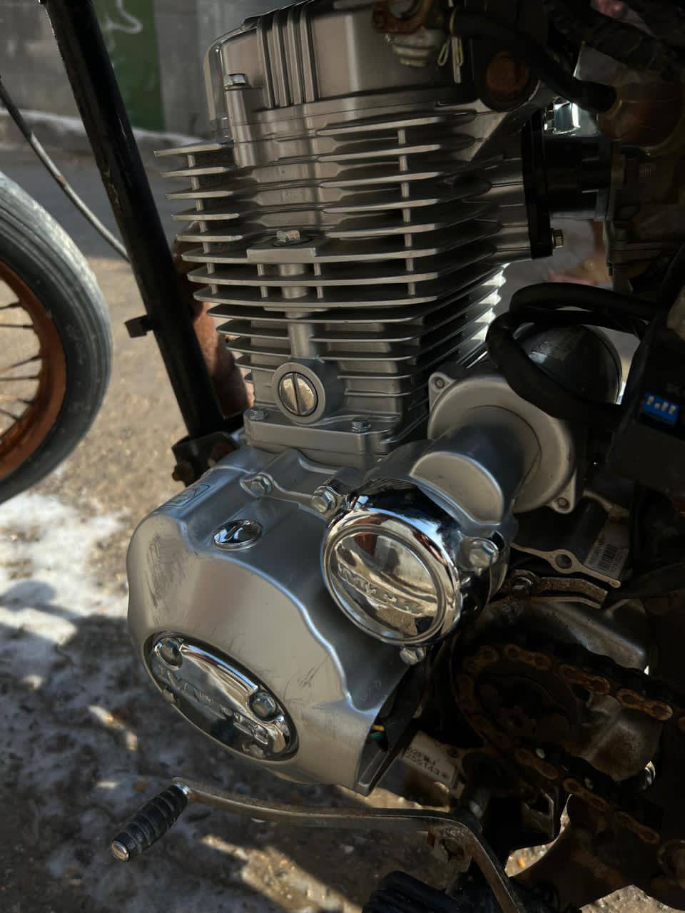 السلام عليكم شباب الدراجه للبيع ايراني بس شادله مكينه مل ستوته بعد شوفت عينكم بدلت تبديلتين دهن الدراجه مانقصه شي او الشراي هاذه رقمي ***********اب 650او بيه مجال قليل المو شراي لا ايتعبني
