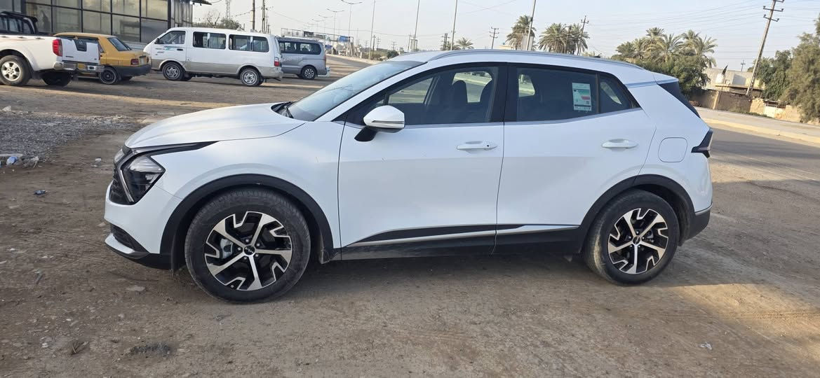 سلام عليكم سبورتج 2025
مكفوله كفاله عامه ماشيه ٢٣ الف  مواصفات عاديه 
سعر ٢٣٠. ***********
