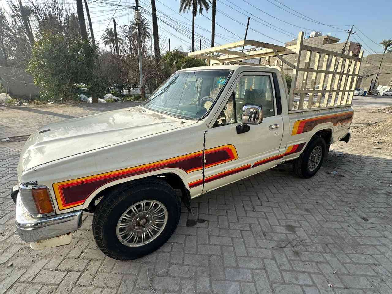 سلام عليكم 
بيكم تويوتا 
موديل 1987
مكان بغداد 
رقم الهاتف ***********
