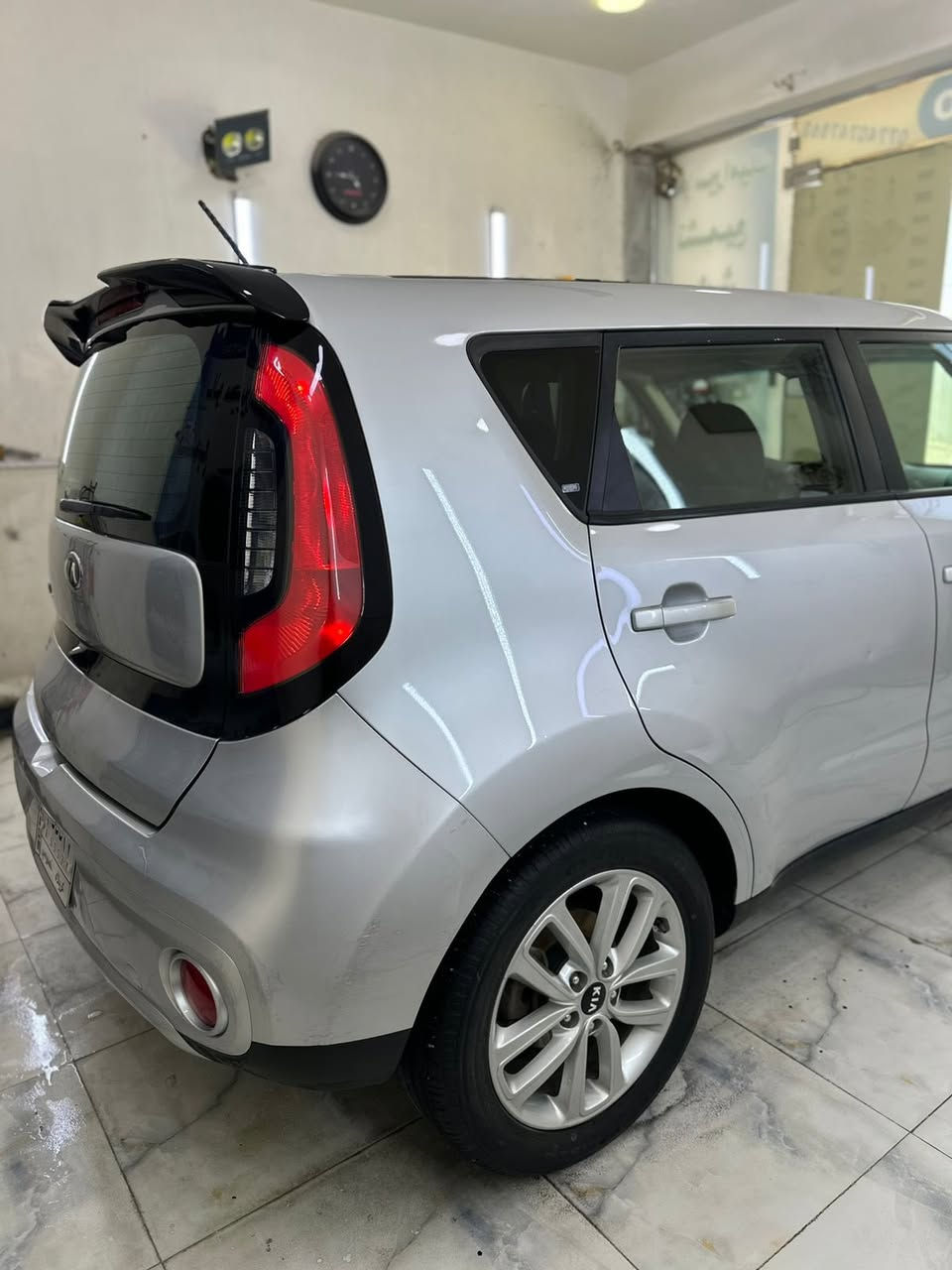 صول 2017 
مكينه 2000 مكفوله ما مفتوحه  
ماشيه 69 الف 
شاشه وكاميرا 
تحكم ستيرن 
حادثهه دور خلفي وباب خلفيه فقط الباقي مكفول
رقم كربلاء سنويه لل 2027 
سياره جديده وما بيهه نقص جاهزه من كل شي 
السعر 128$ وبيها مجال بسيط 
مكانهه كربلاء
***********
