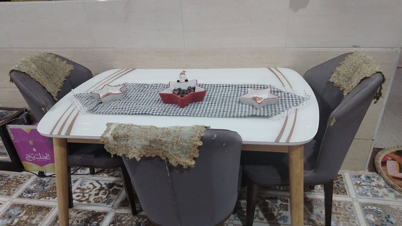 قنفات للبيع
ميز طعام للبيع 
للاستفسار خاص 
المكان العماره ميسان سده دور النفط
***********
