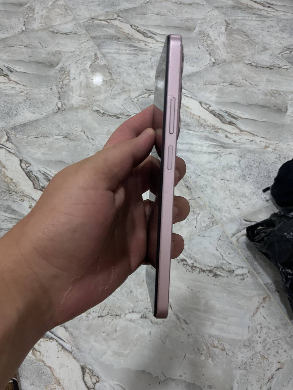 ريلمي c75x فول موصفات 256 ذاكره ما صارلو 3 اشهر بل بكايت مع كامل غراضه سعر 185(***********)

