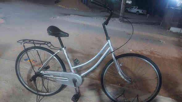 بايسكل نظيف ملحقاته وياه مكاني السماوة 
السعر ٧٥ وبي مجال للتواصل ***********
