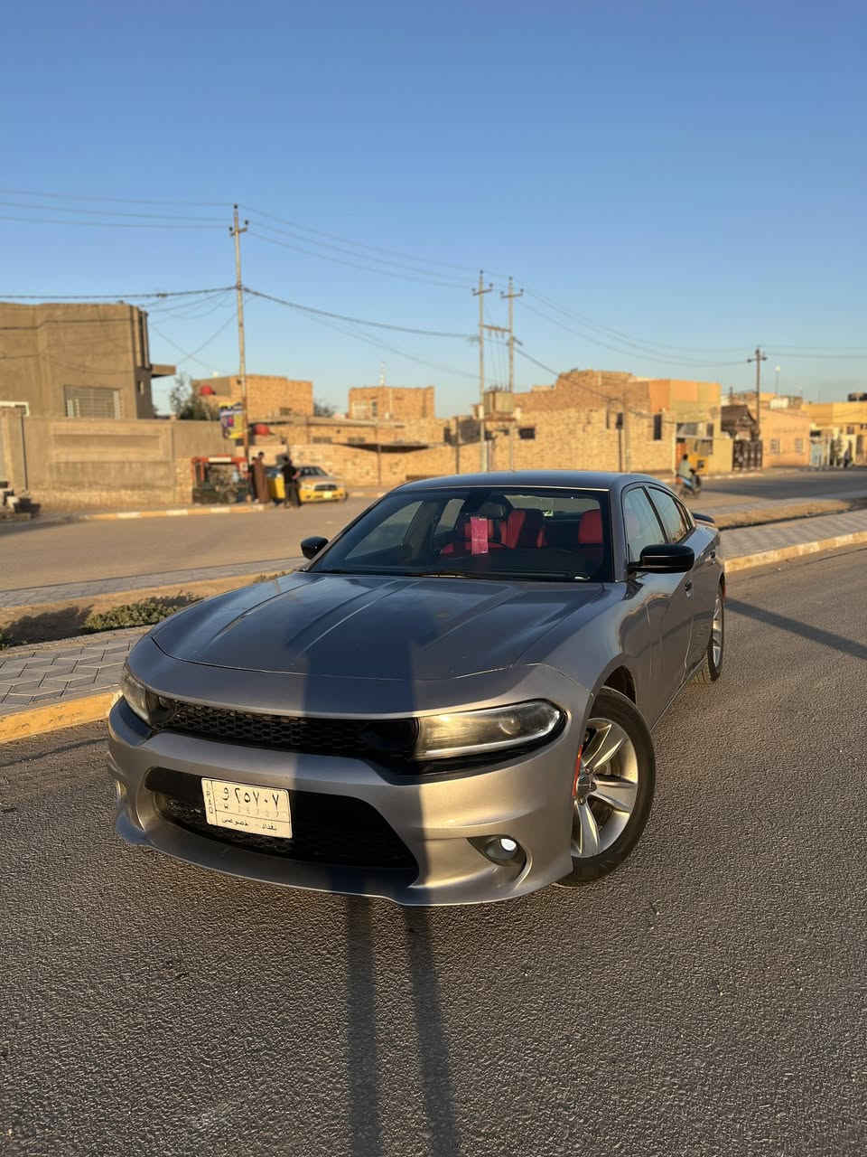 السلام عليكم دوج جارجر 2016 امريكي بوليسي v6 مو هيمي  مواصفات معروفه السياره نضيفه بمعنه الكلمه مامشتغله خط استعمال شخصي ماشيه 81 مايل حقيقي مكينه كير اكسن كفاله تبريد شغال تخم تاير باتري جديد رقم بغداد مشروع وطني  مداور ثاني يوم تبديل بنيد وجاملغ جهت السايق الاصليات صبغ جاملغ جهت العبري وباب السايق ملاون بس بدون ضرر المكان ديوانيه الحمزه الشرقي السعر 170 وبيها مجال ***********
