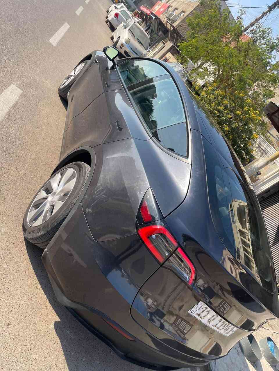 للبيع تسـلا مودل y موديل 2024
بيه ضربه جاملغ وجنطه
 بدووون ايرباك 
ماشيه  34000 كيلو قابل للزياده 
رقم بغداد ب اسمي تحويل بنفس اليوم 
السعر 23000 الف دولار 
230 ورقة 
رقم الهاتف : ***********

• سقف بانوراما زجاج
•دبل ماطور 
•420كيلو تمشيك بالشحنه الواحده 
• شاشة كبيرة حجم 15 بوصة
•تدعم جميع اللغات ومنها العربي 
•بجم كبس 
• كاميرا خلفية
• حساسات خلفية
• كاميرا امامية
• حساسات اماميه
• كاميرا جانبيه 
• كراسي كهرباء جلد 
• كراسي تدفئه
• رادار امامي
• رادار خلفي
• رادار جانبي
• مانع تصادم
•تحديد مسار 
• كاميرات 
• حساسات جانبيه
• مثبت سرعة
• كاميرات محيطيه 360° 
• تحكم بالسياره عن طريق الشاشة
• تحكم عن طريق الهاتف
• بجيك شعار عن طريق الهاتف 
• نظام قيادة آلية Auto Pilot
• عداد ديجيتال
• تشغيل تلقائي
• نظام قيادة ذاتية Full Self drive
• نظام (RCTA) للتنبيه عند الرجوع للخلف
• نظام (RSA) لكشف لافتات السرعه للطريق
• نظام (PSC) الرادار الذكي لمنع الاصطدام 
• نظام (LTA) لتحديد المسار على الطريق
• تشغيل عن بعد
• الدخول الذكي
• نظام ترفيهي كامل متكامل يحتوي على ( YouTube / WhatsApp / Tik Tok / Netflix)
•بدون ايرباك  
تخم تاير كامل جديد بغداد, العراق
