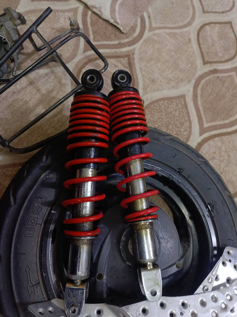 السلام عليكم قراض مال ثعلب كله جديد كابريتر مال حاويه ويل وتاير جديد دبلات اليريدهن يتصل مكان الغزاليه 
***********
