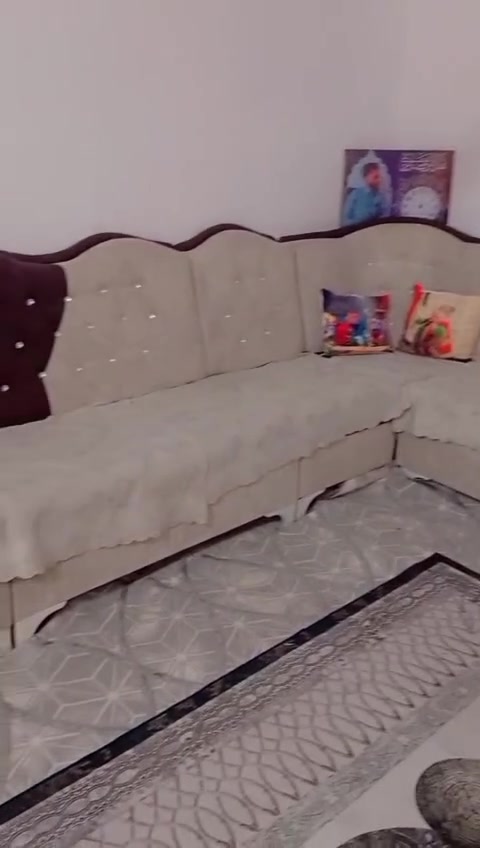 تخم للبيع  نضافته بلحقيقه انضف من الفديو 

10 مقاعد نص ديوان ***********
