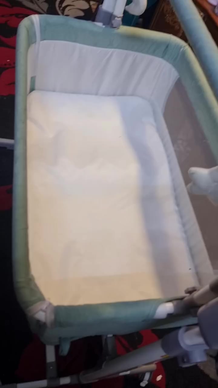 سرير كريكوت ثابت وهزاز كهربائي بس الهزاز ميشتغل موضح بمقطع فديو بالمنشور
 ملاطات ماركة ماني من امزون عدد2 كهرباء ويشتغلن على باتريات شحن بس وحده مستخدمه مره فقط.والثانيه بالجيس....  وكرسي... مكانهم البياع الشرطه الخامسه...


**إذا كنت صاحب هذا الإعلان وتريد حذفه لأي سبب، رجاءا أرسل رسالة إلى الدعم الفني**