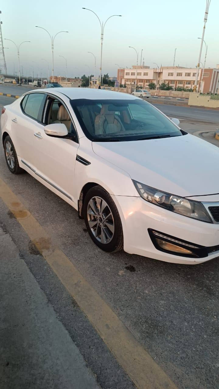 السلام عليكم اوبتما 2014 خليجي مكفول مكينه كير تبريد بيهه طخه خفيفه بالجاملغ الامامي هلال الجاملغ فقط 
مكانه السماوه السعر 148وبيه مجال
***********
