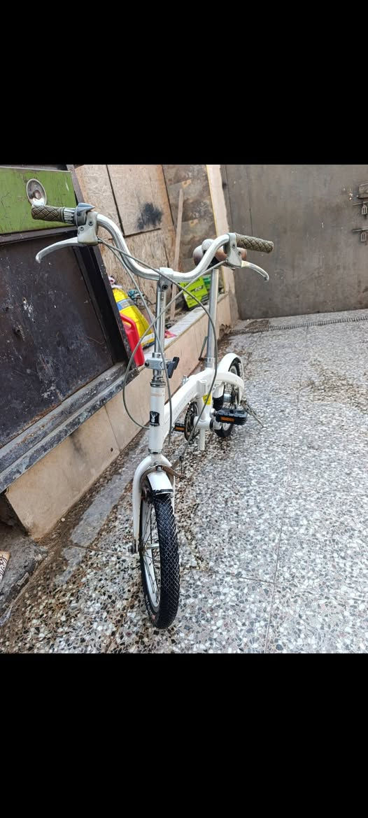 بيسكل حجم 16معدن المنيوم بل كامل   يطبك يصفط اوربي.   كير 3نمر. بلادي منقص كلشي نضيف جدن مكاني بغداد حي العامل سعر 60.        ***********
