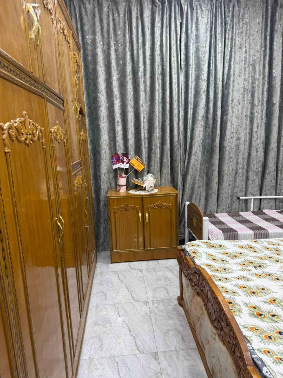 السلام عليكم غرفة نوم للبيع جديده شخط مابيها
مكاني بغداد حي العامل 

للتواصل ***********
