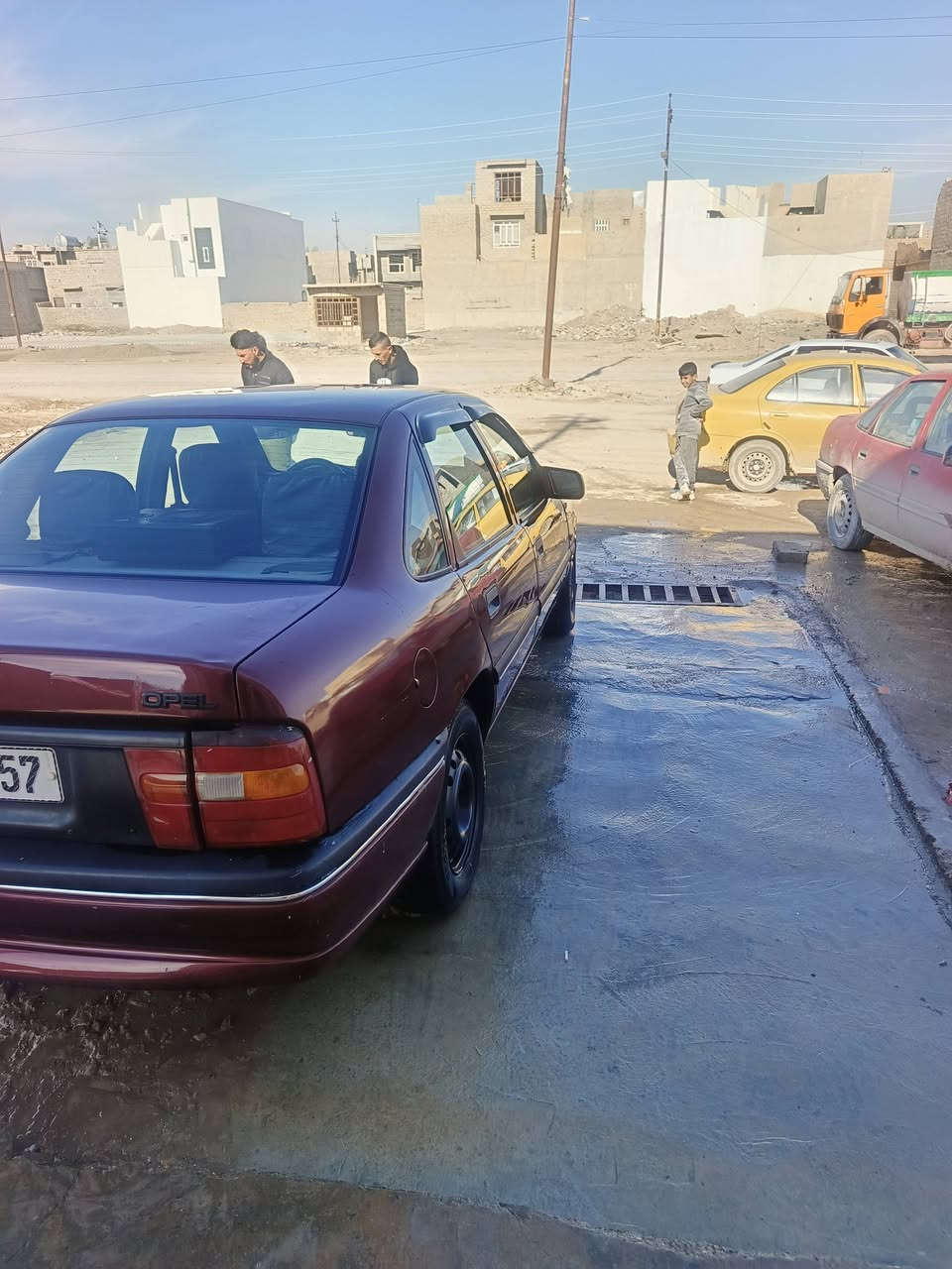 فكترا ....
موديل 93
رقم بغداد الجديد 
بأسمي تحويل جديد قبل اسبوع
 محرك 2000 نظافة فول 
 گير أوتو نظافة شرط
تبريد بلادي فووول %
كهربائيات كلها شغالة بلادي
صدر نظيف
تخم تاير 
غرفة حلوة
دوشمة جديدة 
ارضية جلد 
سستم كامل ...شاسة...كامرة... دمام 

وبعد اهواي شغلات ممذكورة 
تعال وتدلل... 

 السعر .... 58 وبيها مجال قليل
المكان ... سامراء ... 
***********
