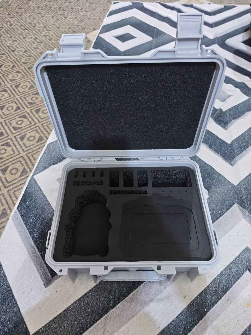 متوفر 
جنطه dji


**إذا كنت صاحب هذا الإعلان وتريد حذفه لأي سبب، رجاءا أرسل رسالة إلى الدعم الفني**