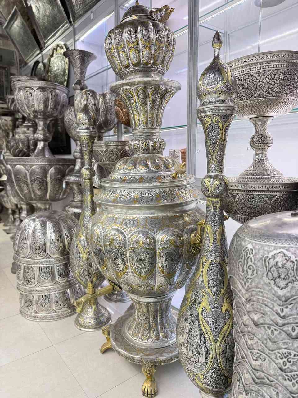 ✨ ظروف نقره اصیل اصفهان ✨

اگر به دنبال زیبایی، اصالت و ارزش واقعی هستید، ظروف نقره دست‌ساز اصفهان بهترین انتخاب هستند.

✔️ هنر اصیل ایرانی
✔️ کیفیت و ظرافت بی‌نظیر
✔️ مناسب برای هدیه‌های لوکس و خاص
✔️ دارای ارزش ماندگار و سرمایه‌ای

انواع ظروف، سینی، قندان، شکلات‌خوری، گلدان و محصولات نقره دست‌ساز اصفهان با بهترین کیفیت عرضه می‌شود.

ارسال به سراسر ایران و امکان تأمین برای تجار و خریداران عمده.

برای دریافت تصاویر، قیمت و اطلاعات بیشتر پیام دهید.

#نقره #ظروف_نقره #نقره_اصفهان #صنایع_دستی_اصفهان #صنایع_دستی #هنر_ایرانی #ظروف_لوکس #هدیه_خاص #دکوراسیون_لاکچری #تجارت #صادرات #عراق #زاخو #اربیل #بغداد #


**إذا كنت صاحب هذا الإعلان وتريد حذفه لأي سبب، رجاءا أرسل رسالة إلى الدعم الفني**