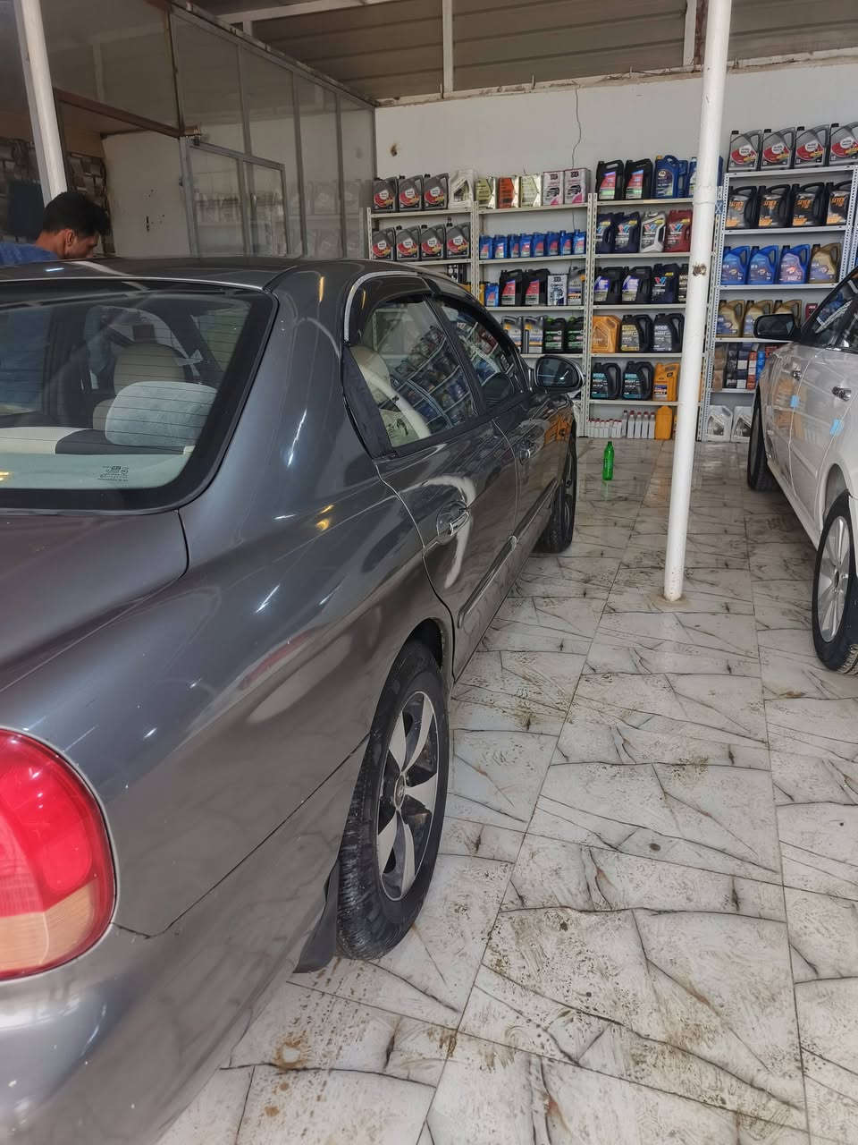 السلام عليكم سوناتا وفود محرك ألفين فول مواصفات مصبوغة جمالية فقط بس لجاملغ المامي من جهة لسابق بي طخه كير ومحرك وحداديه بشرط السياره بسمي رقم بغداد شرط التحويل رقم الهاتف ***********
