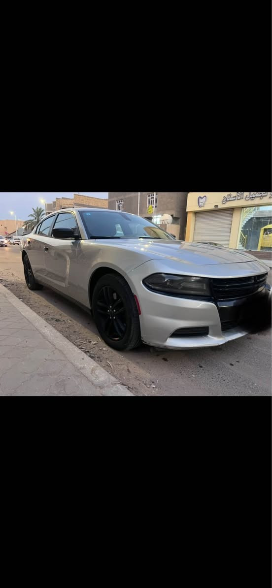 السلام عليكم 
جارجر موديل 2018بوليسي محرك 5700
رقم بصره انگليزي مجدد 2031.حادث بسيط جداً موضح بالصور 
بجم كبس بدون ايرباك بدون شاصي بدون لغد كله سليم سياره جاهزه كير محرك حداديه جيد جدا ماشيه 140 السعر 165 بيه مجال مكان السيارة البصرة 
للاستفسار *********** البصرة, العراق
