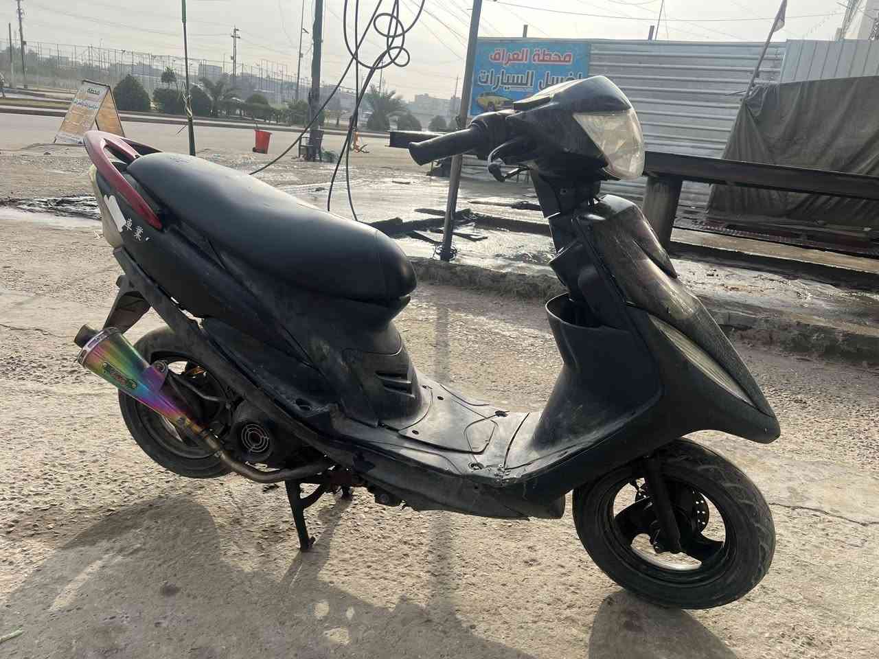 السلام عليكم اخواني 
ماكس عدله دراجه طابوكه جديده مال رمبه عليه بوشه 55 يعني اذا تريد ترجع بلادي تترحمله لين روله وفشك واكس جدد 
دراجه منقصه شي بس صالنصه مرتبه اذا انت تحب صوت عالي بقيه تجفيت جديد شرط الشلعه والمعدل 
للبيع بسعر 525 وبيه مجال اذا انت مو خبره لا تجي تفحص 
مكاني بغداد الطالبيه قرب محلات سيد هاني رقمي *********** للتواصل
