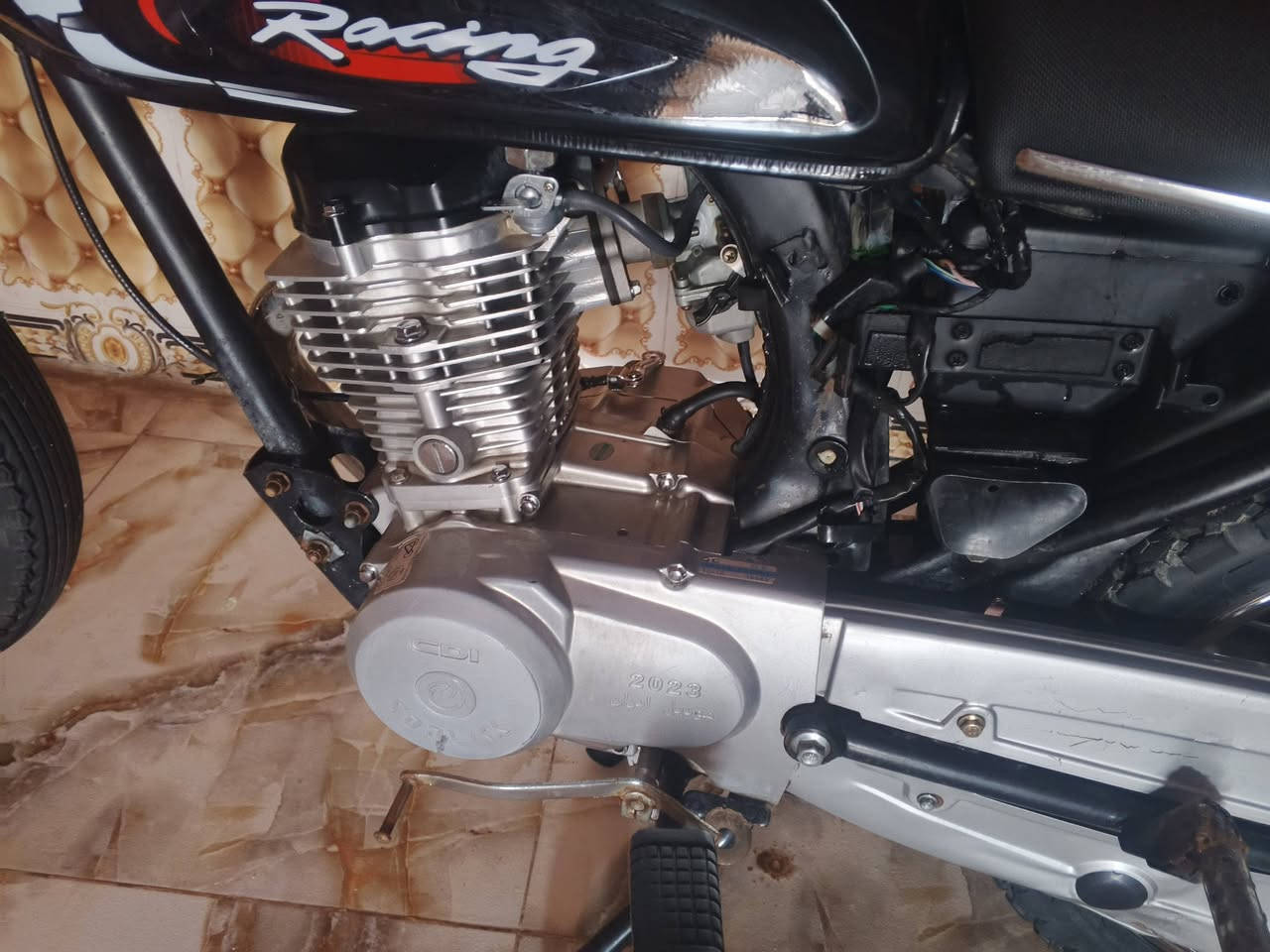 دراجه للبيع ب 500 وبيها مجال شويه.   ***********.     دراجه نظيفه ما مفتوح برغى منها الماكينه
