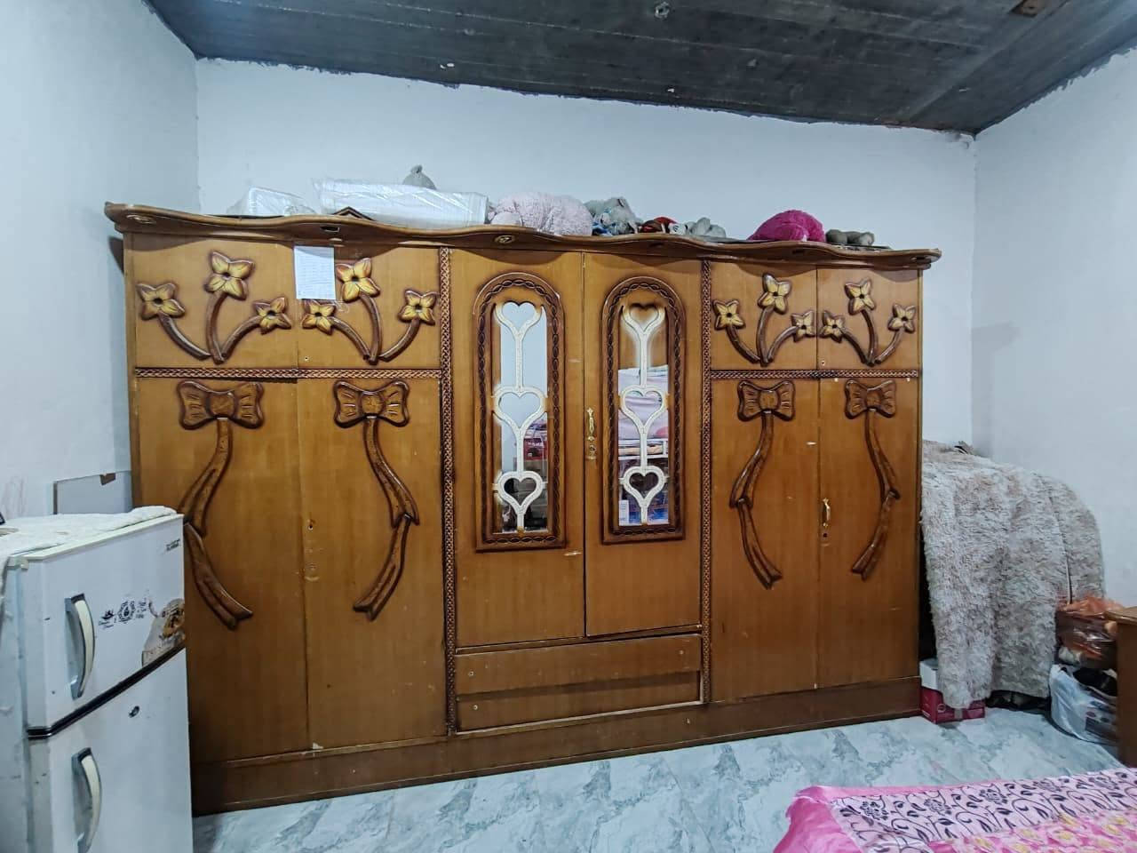 سلام عليكم غرفه صاج ضخمه وحلوه ونضيفه للبيع السعر 500 وبيها مجال العنوان البصره الجزيره قضاء شط العرب رقم الهاتف *********** بي واتساب
