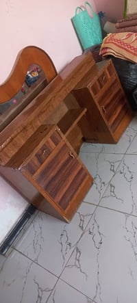 ميز مرايا • نظيف • الزبير