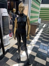 للبيع عدد 2 للاستفسار 07752735320