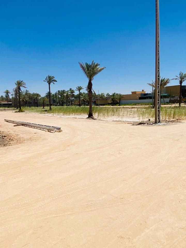 ✨ فرصة مميزة للراغبين بالسكن والاستثمار ✨

🏡 قطعة سكنية للبيع بموقع حيوي ومطلوب
📍 حلة – الوردية / مقابيل جامع العكام خلف اسواق الكفيل قرب الشارع العام

✅ طابو زراعي سند 25
✅ فتح بيان وتحويل بالتسجيل العقاري
✅ مساحة 200 متر
📏 الأبعاد: 10م × 20م

🔹 تتضمن جميع الخدمات متوفرة:
⚡ كهرباء
💧 ماء
🛣️ تبليط
🚧 شوارع بعرض 10 متر

🏠 موقع هادئ ومناسب للسكن العائلي
📈 فرصة ممتازة للاستثمار وبناء منزل المستقبل

📞 للاستفسار:***********
***********

📩 مراسلة الصفحة متاحة على مدار الوقت
