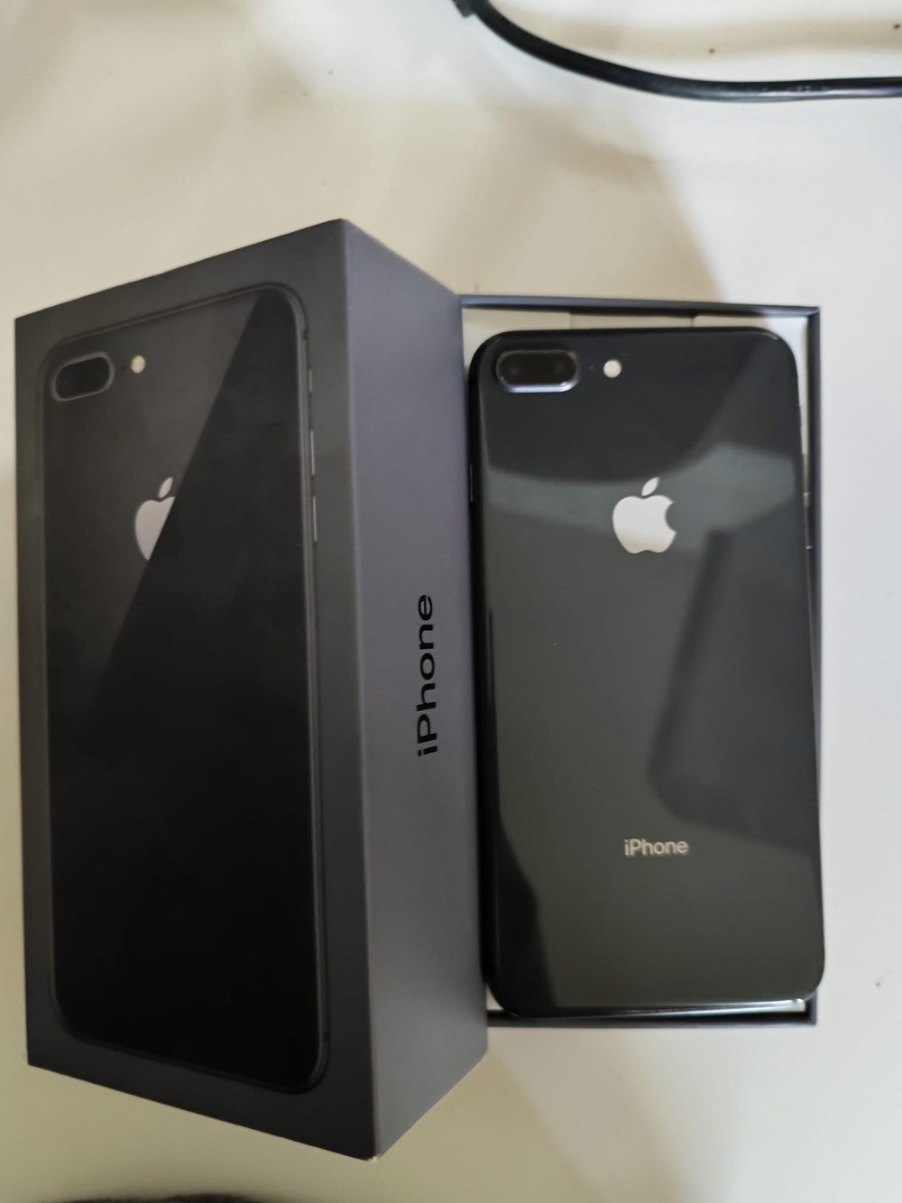 ‏iPhone 8 بلاس ‏ذاكرة 128 بطارية 74 شاشة بلادي ما مفتوح شرط